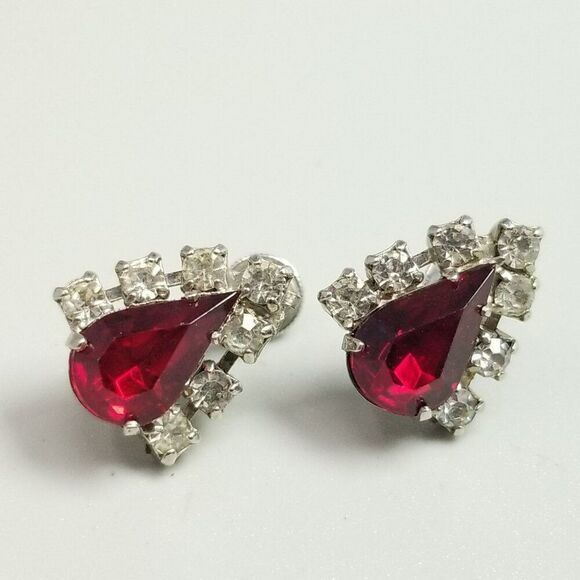 Vintage Red Rhinestone Teardrop Shape Clip On Earrings, Prong Set Silver Tone - Picture 6 of 6